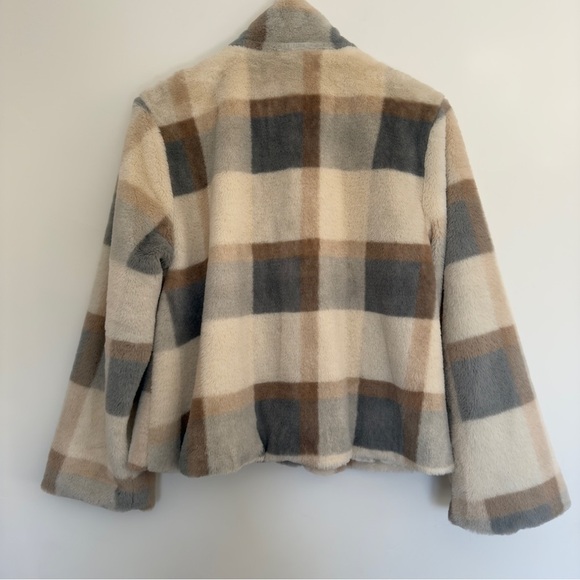ACOA faux fur plaid jacket in size: small - Picture 3 of 6